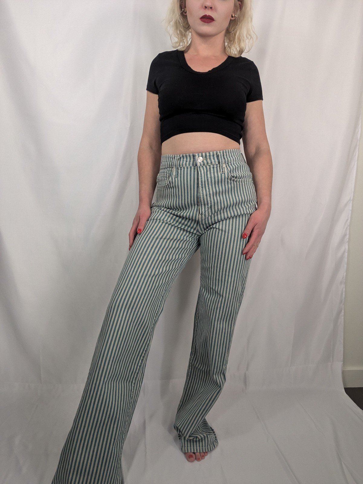 Free People sz. 27 blue/white striped straight leg jeans