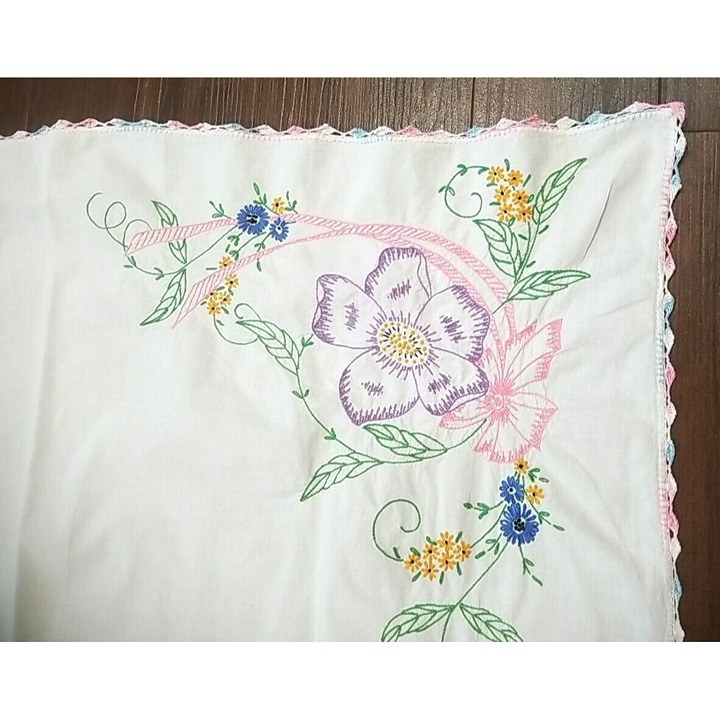 Vintage Hand Embroidered Floral Country Cottagecore Small Tablecloth 34” Dogwood