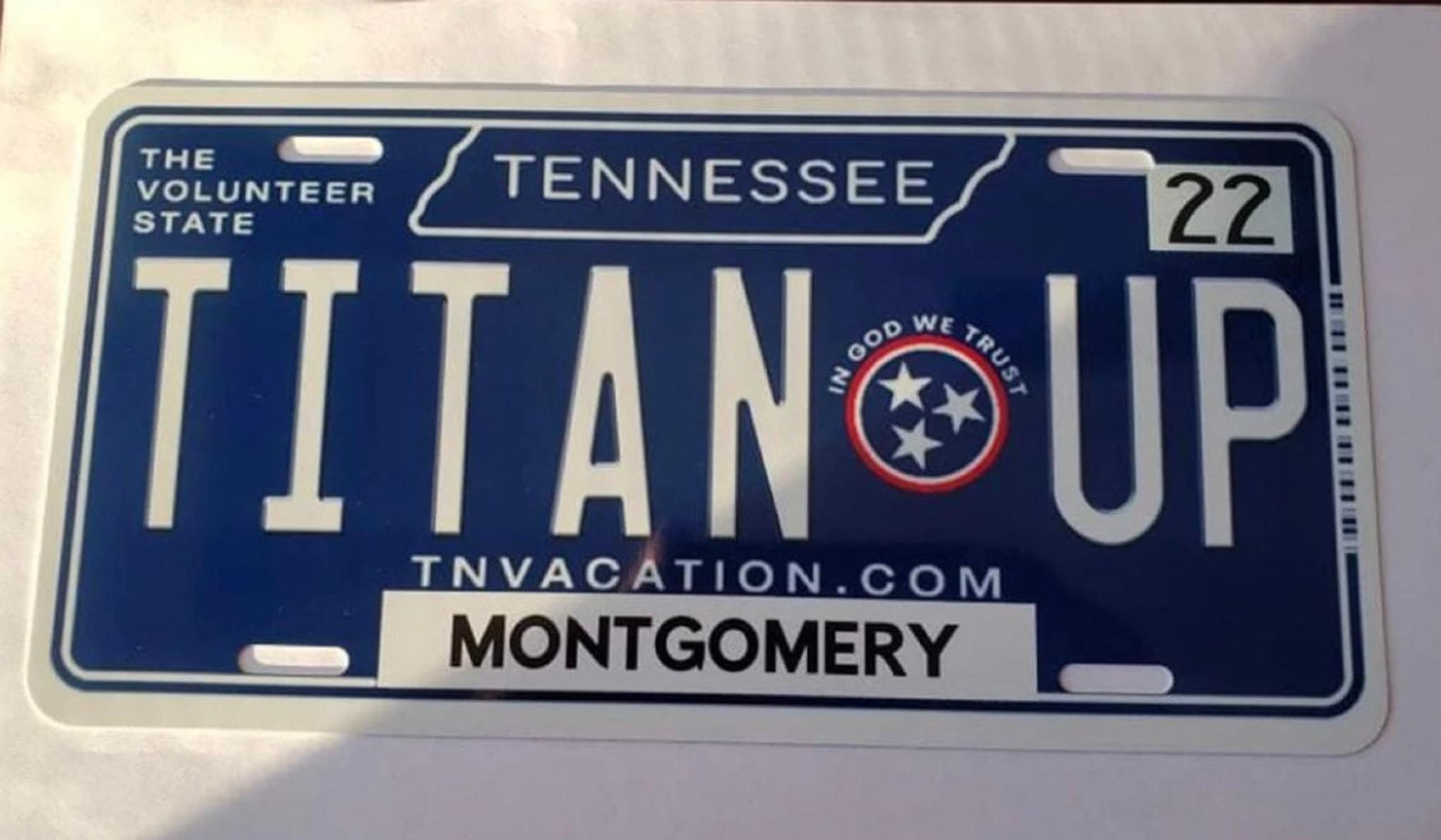 Metal Tennessee Titans license plate