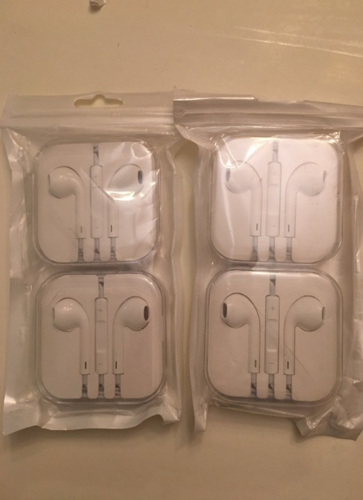 Lot Of 100 HQ Sound Earphone / 3.5mm