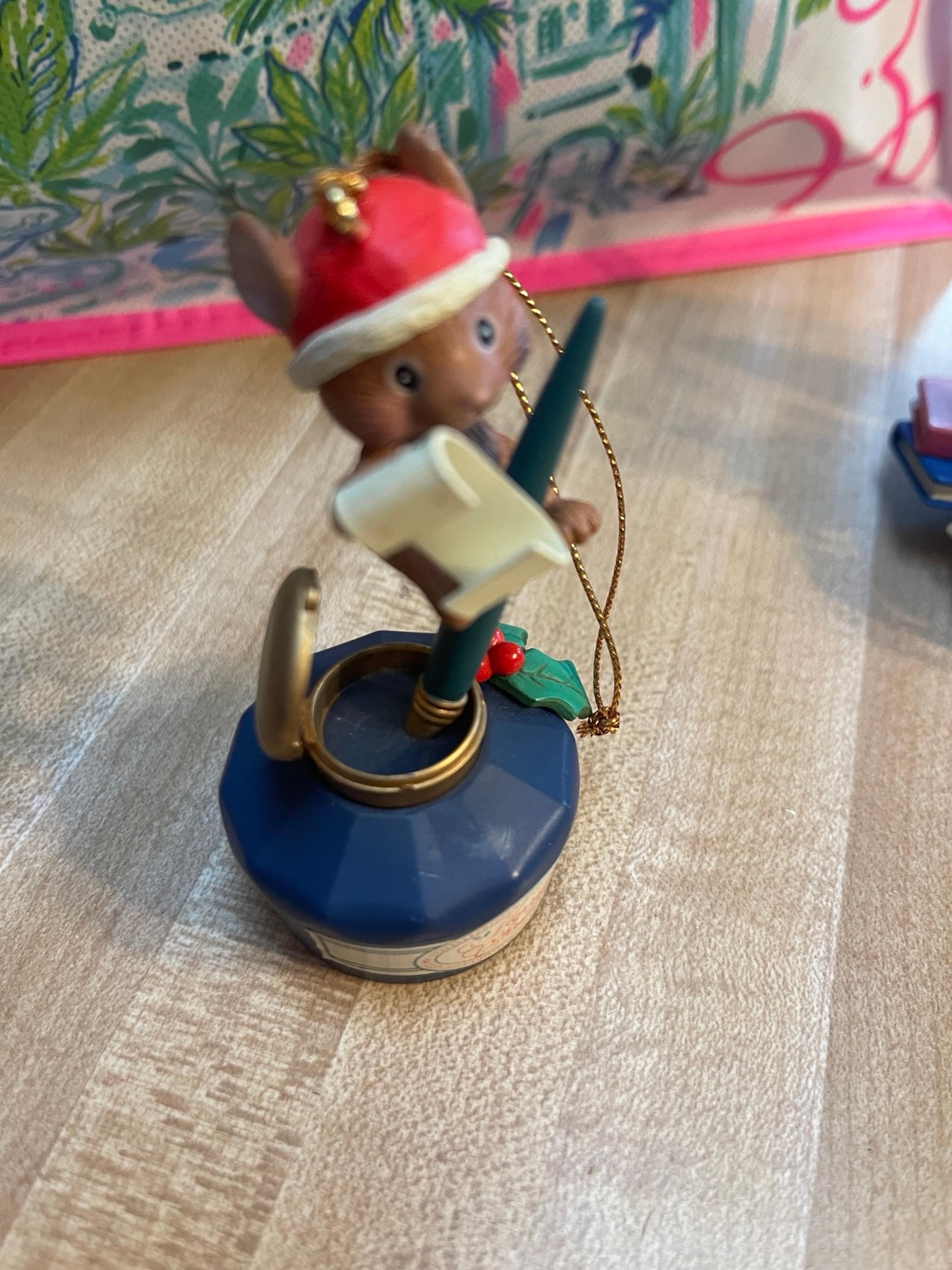 Vintage 1992 Mistletoe Magic Collection Ornament 3 1/2 Inch Mouse On Pen Ink wel