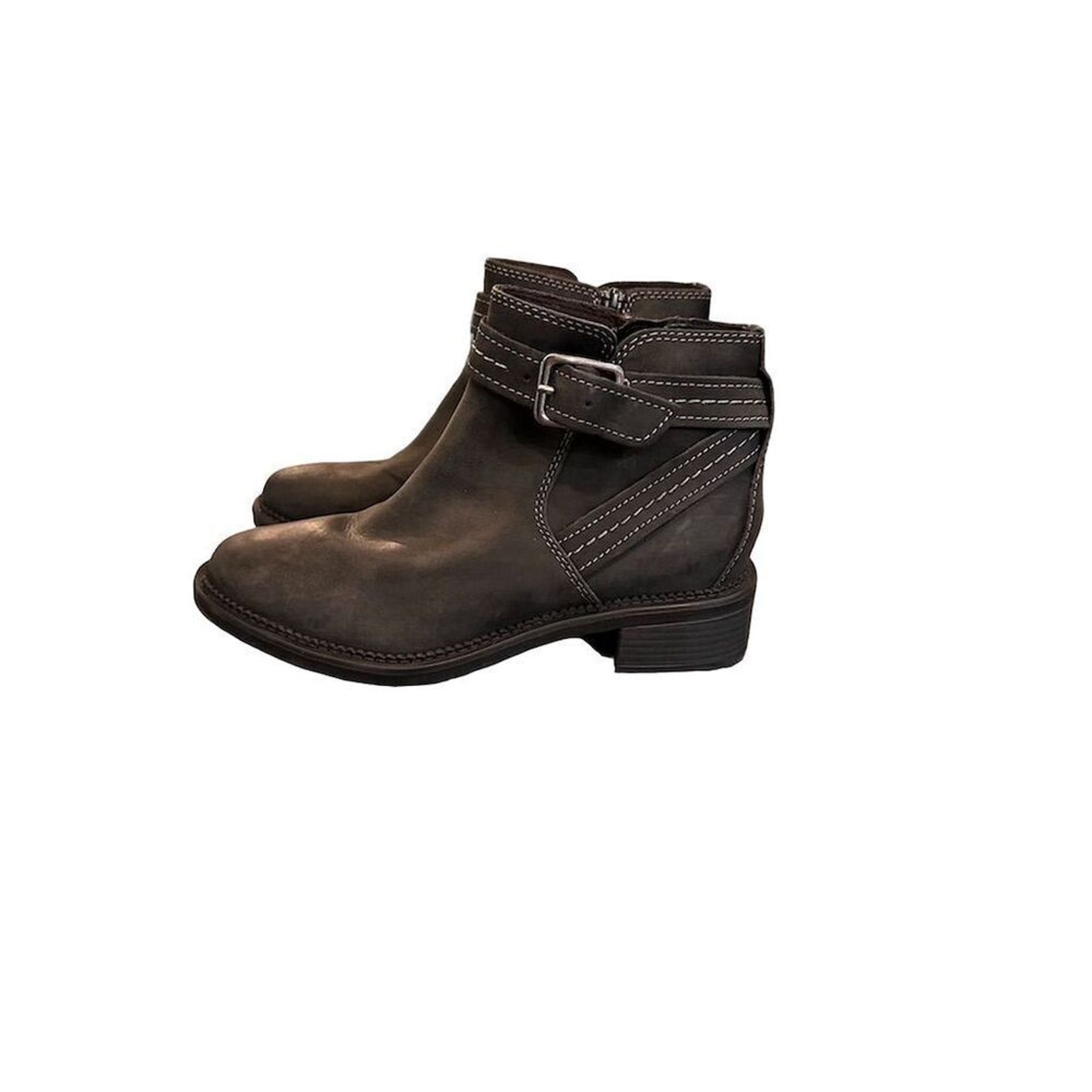 Clarks Women's Maye Strap Ankle Bootie Black Leather Size 6 NEW