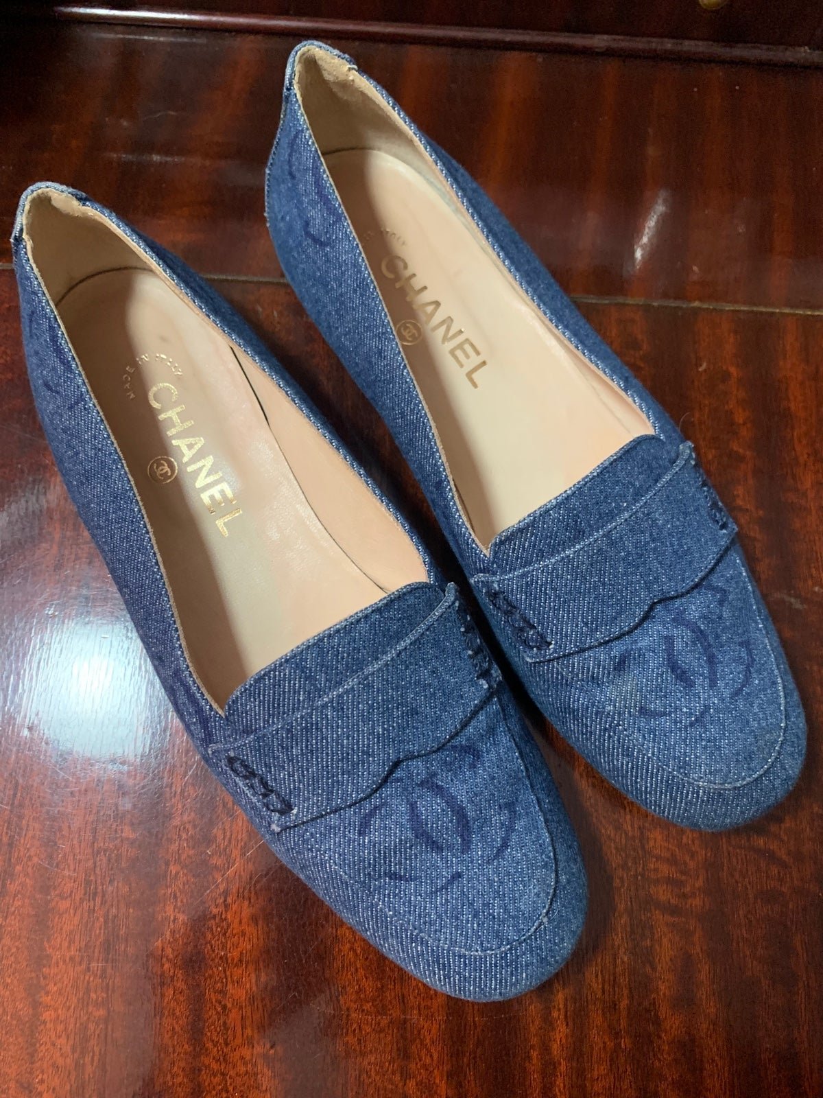CHANEL Blue Denim CC Print Flats