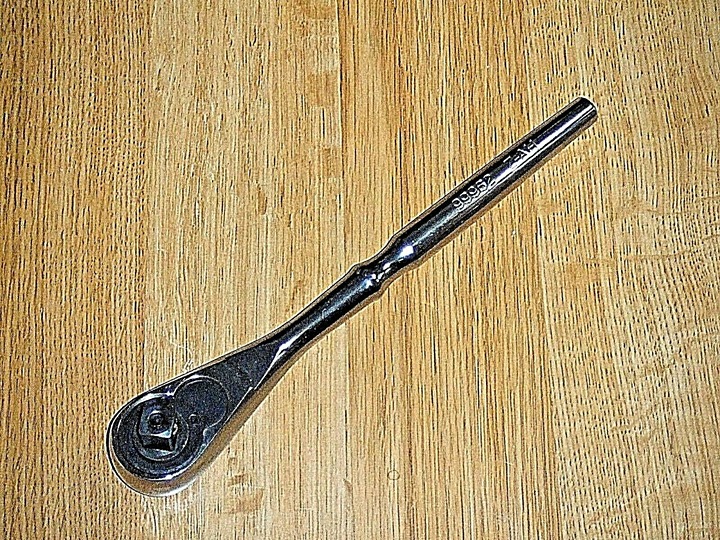 CRAFTSMAN 1/4 in. DRIVE QUICK RELEASE RATCHET HANDLE SMOOTH
