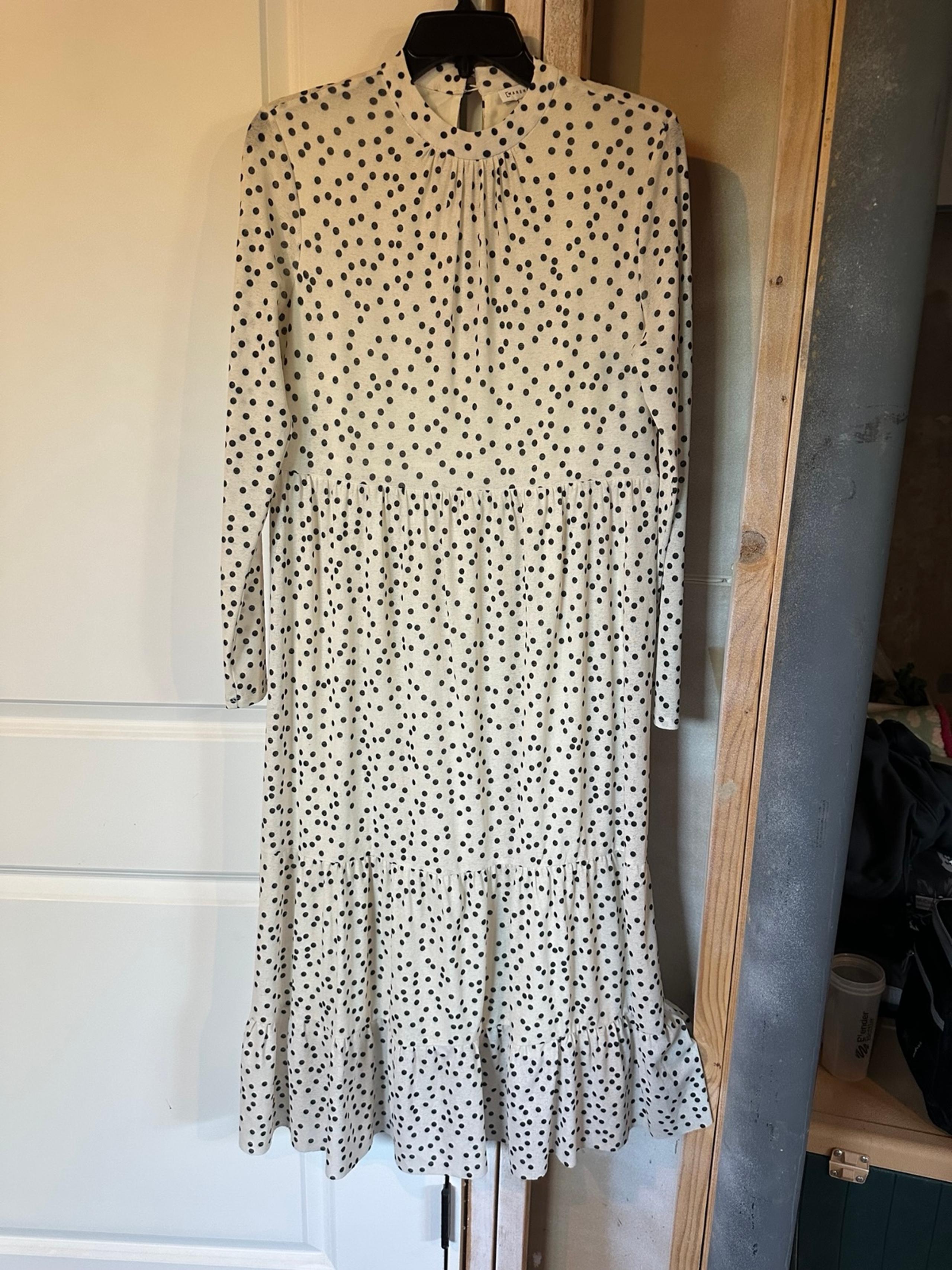 High neck long sleeve white and black maxi dress large