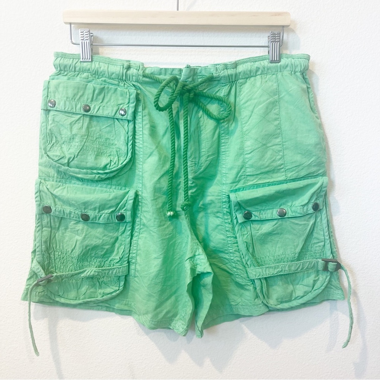 NEW FREE PEOPLE Moon Bay Parachute Shorts Brand New Without Tag XS