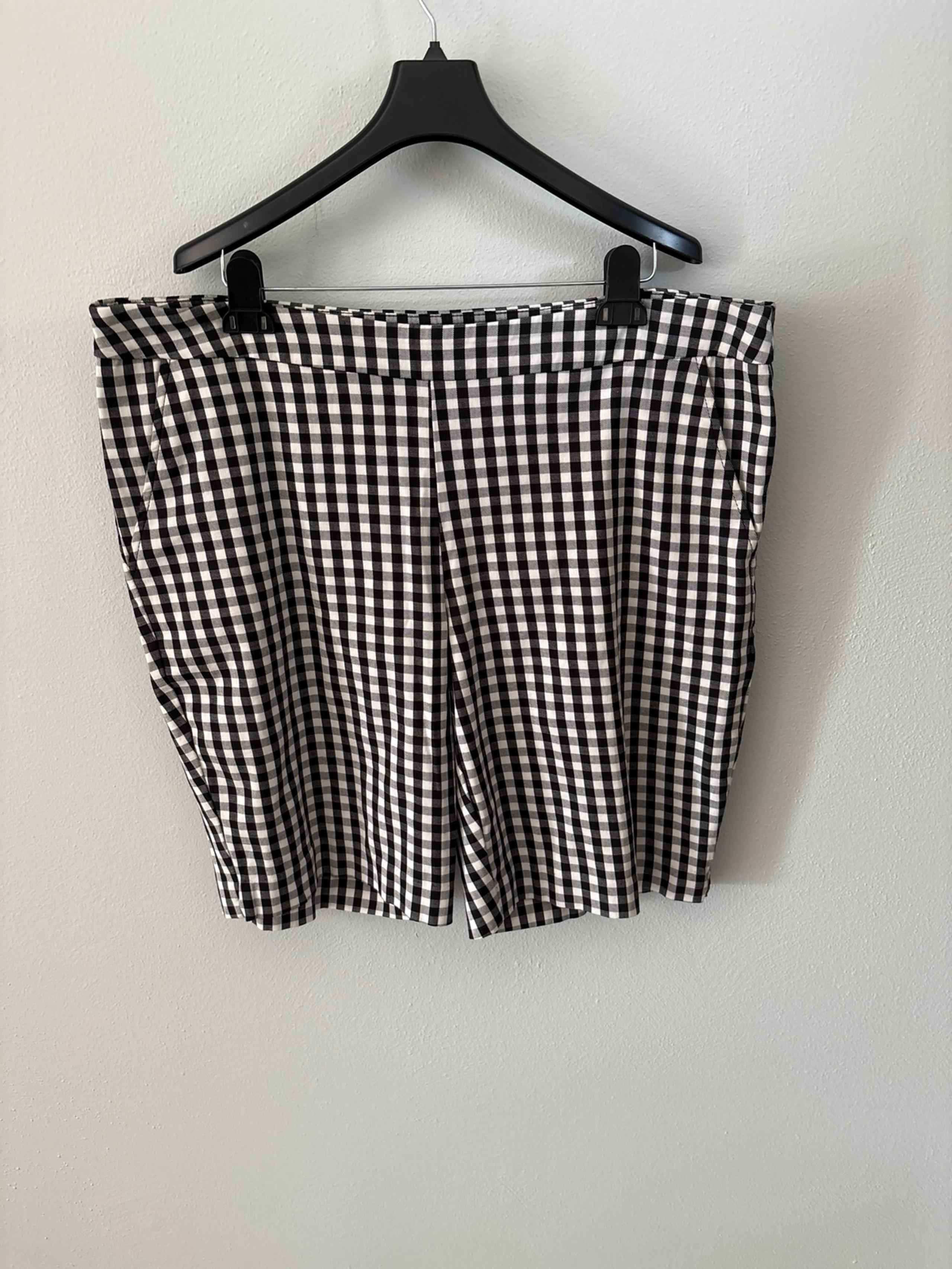 Time & Tru Pull On Shorts, 9 Inch Rise, XXL FREE SHIPPING