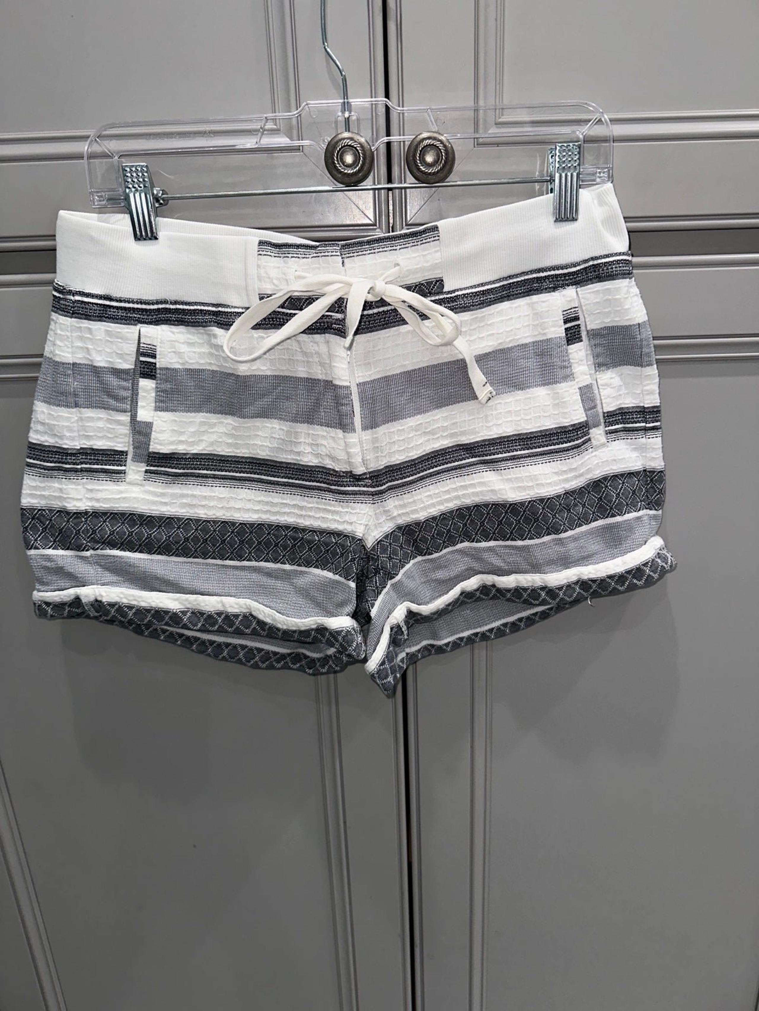 Ann Taylor Loft Gray striped pull on shorts size 4