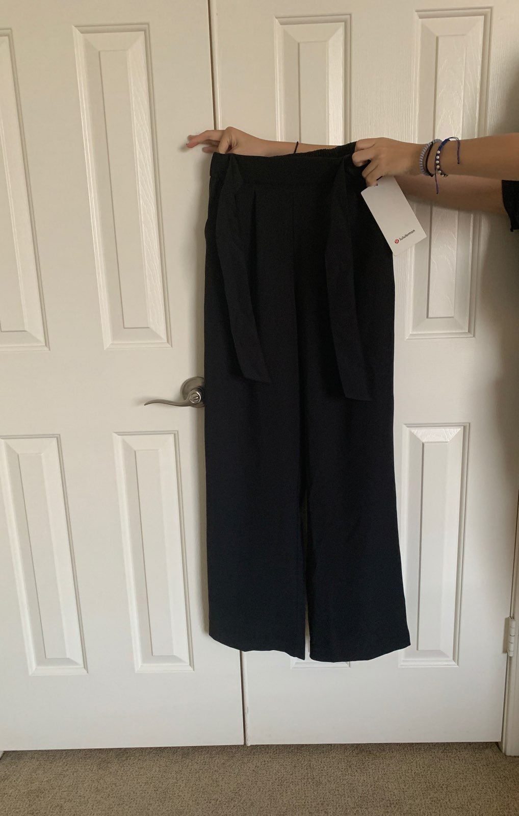 Lululemon noir pants