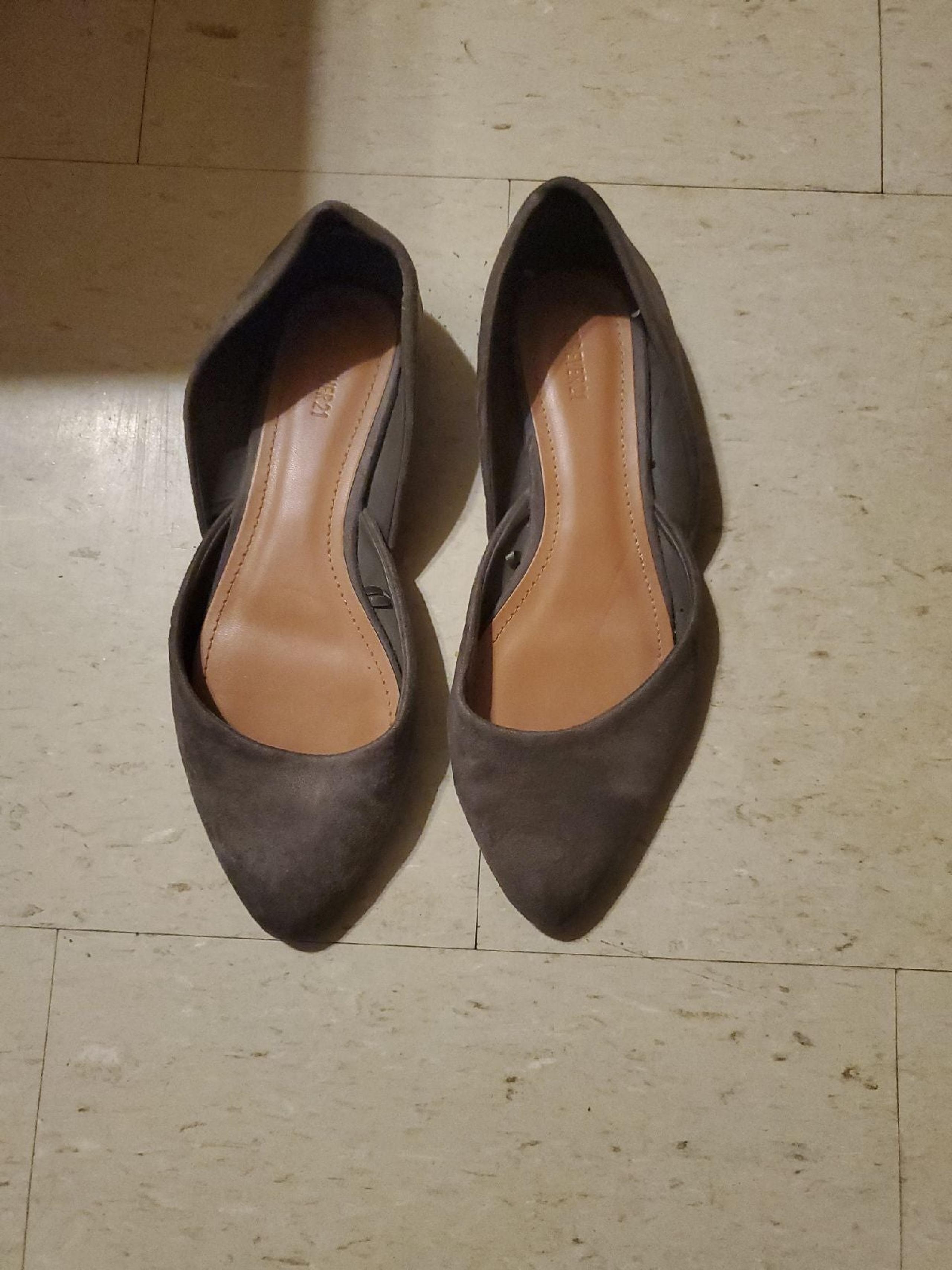 Women's Forever 21 Flats Size 6.5
