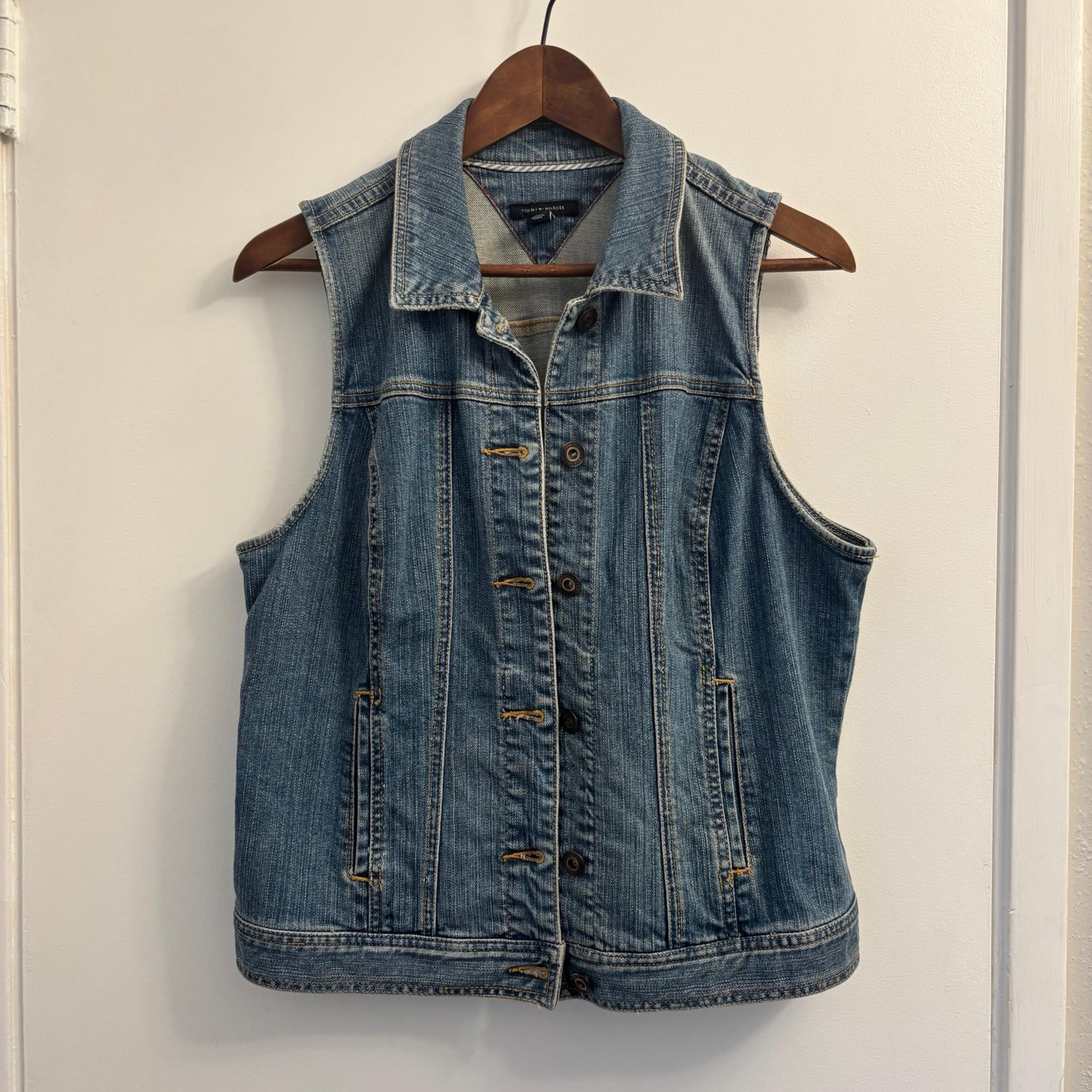 Tommy Hilfiger Distressed 90's Denim Vest Women's Size Medium 2 pocket Button