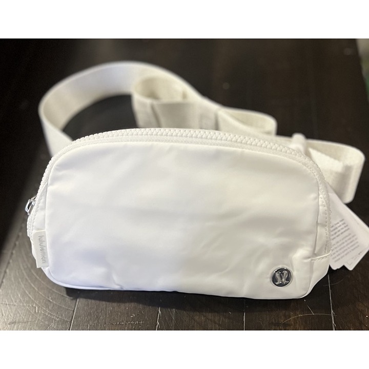 NWT Lululemon Everywhere Belt Bag 1L WHT White