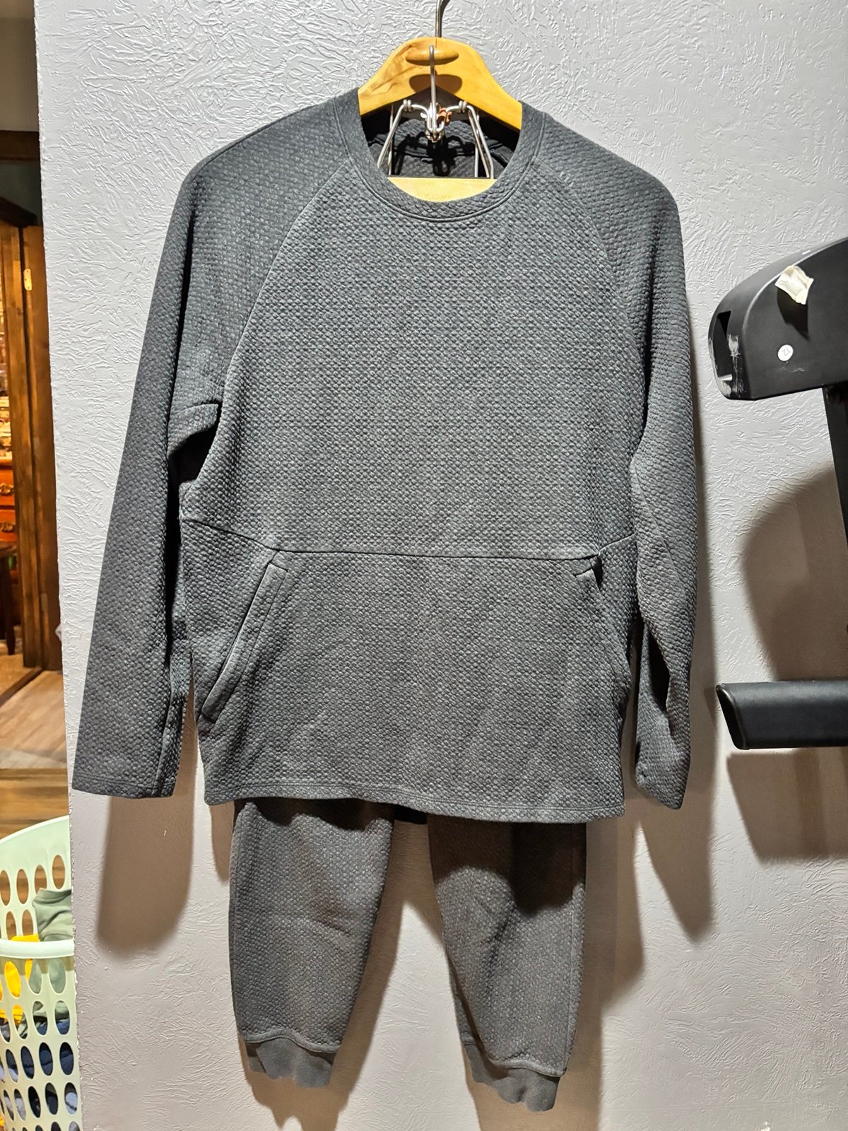 Lululemon Men’s At Ease dark gray crewneck and jogger set size XS/S