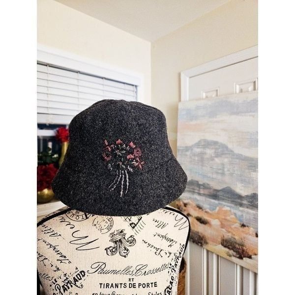 Nine West Charcoal Grey Wool Blend, Embroided Floral Detail Stylish Cloche Hat.