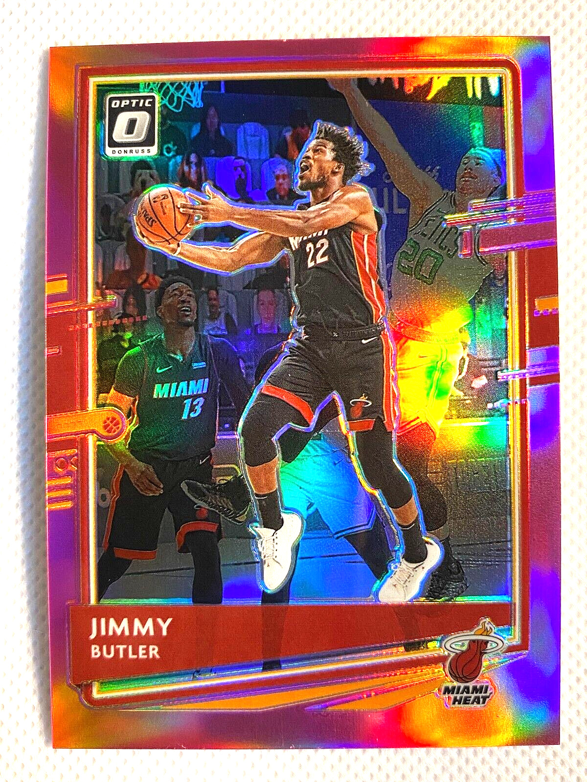 SP /25 JIMMY BUTTLER OPTIC PRIZM #33 HOLO PINK 2020 H250