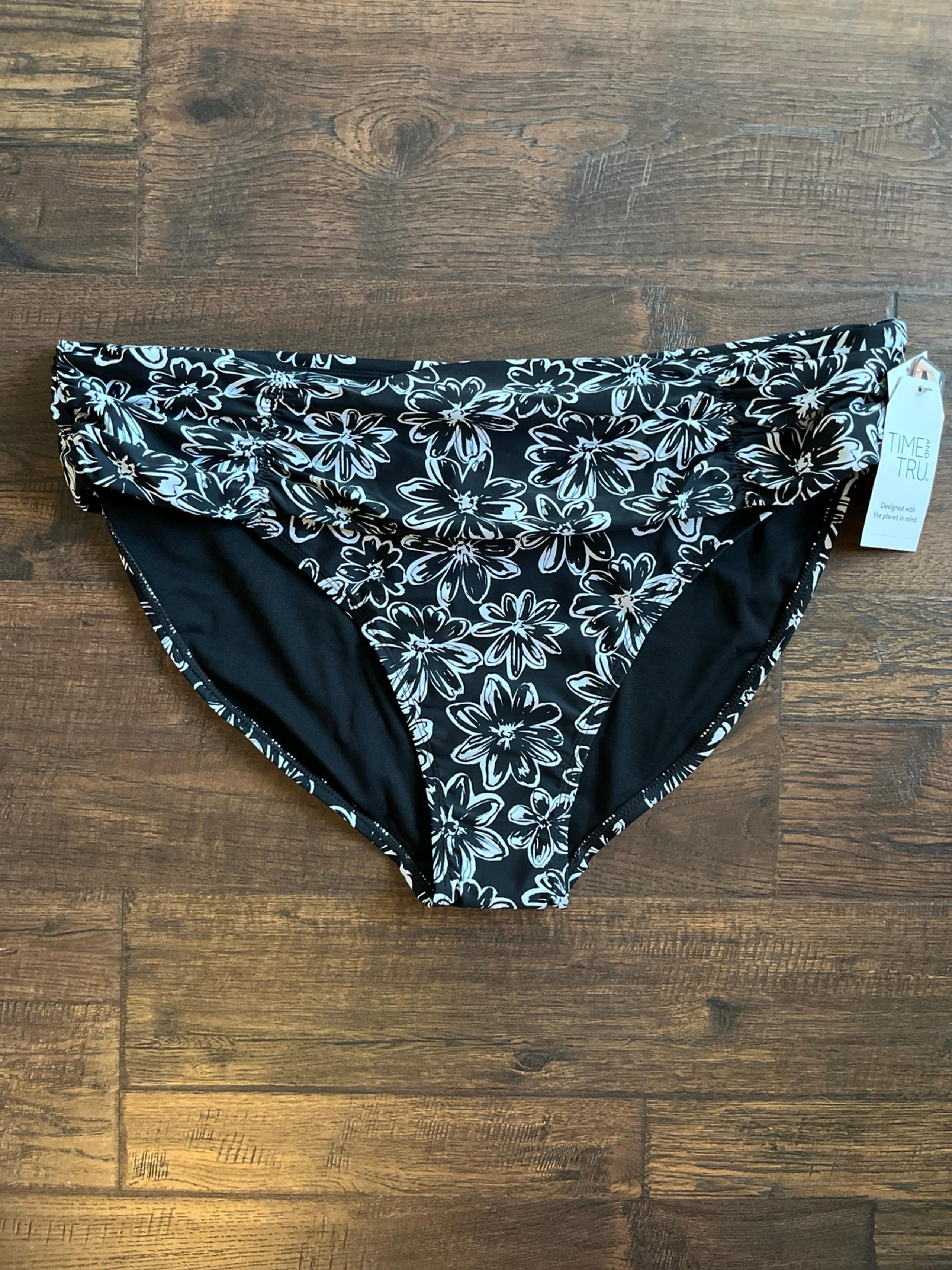 Time and Tru Women’s Mid-Ruse Bikini Swimsuit Bottom Floral Prints Size 1X