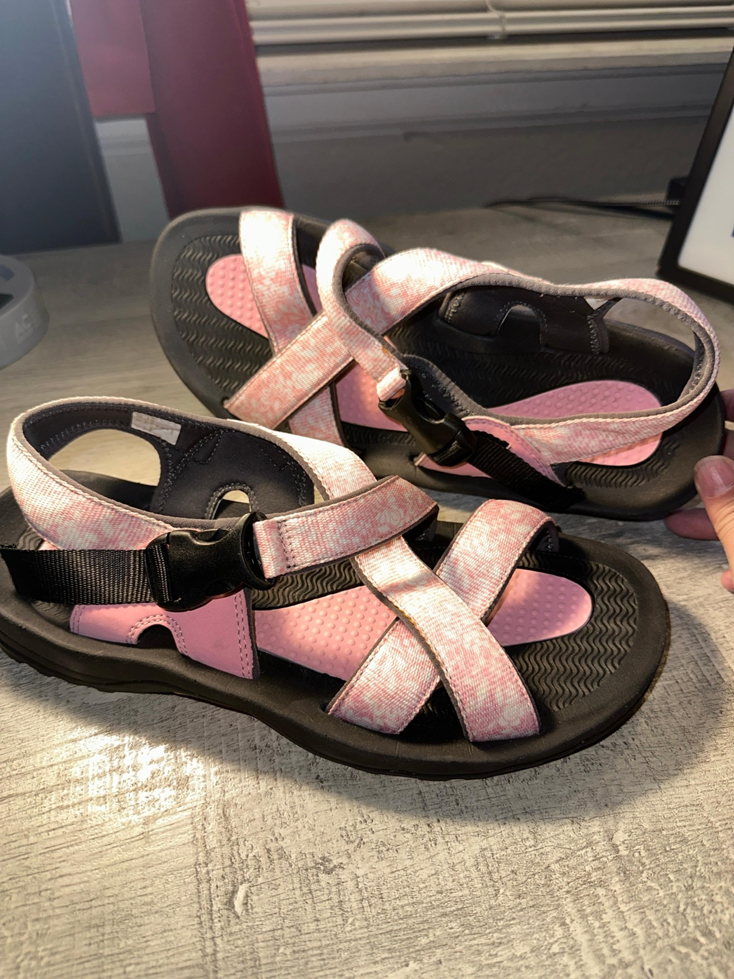Womens Lands End Sandals size 10