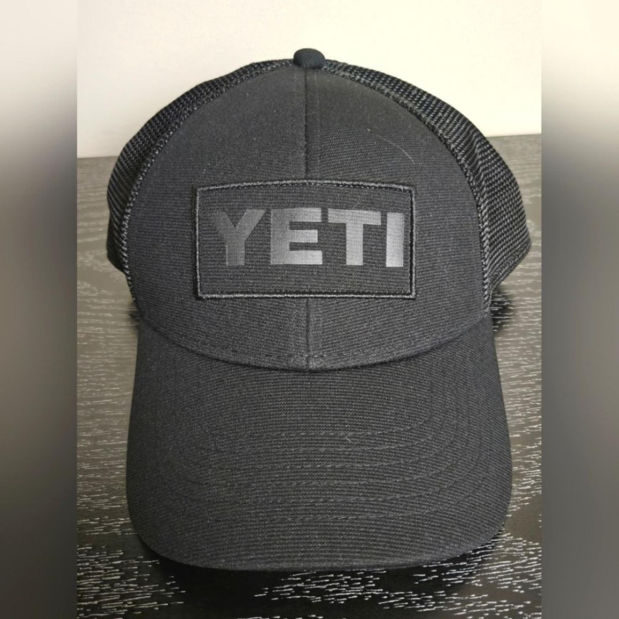 Men's Yeti Triple Black Snapback Trucker Hat, Adjustable Size