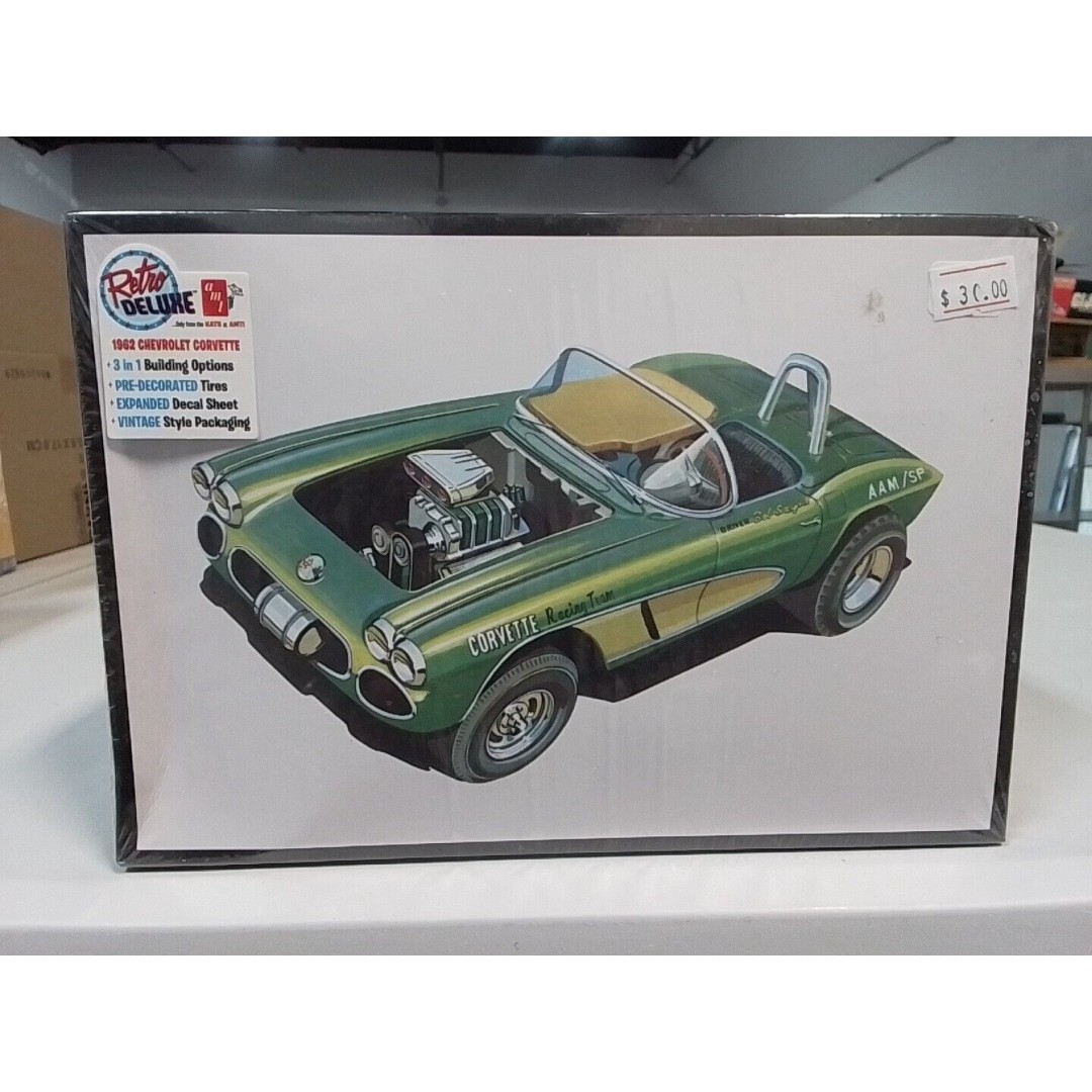 AMT AMT1318 Chevy Corvette 1:25 Scale Model Kit - Black