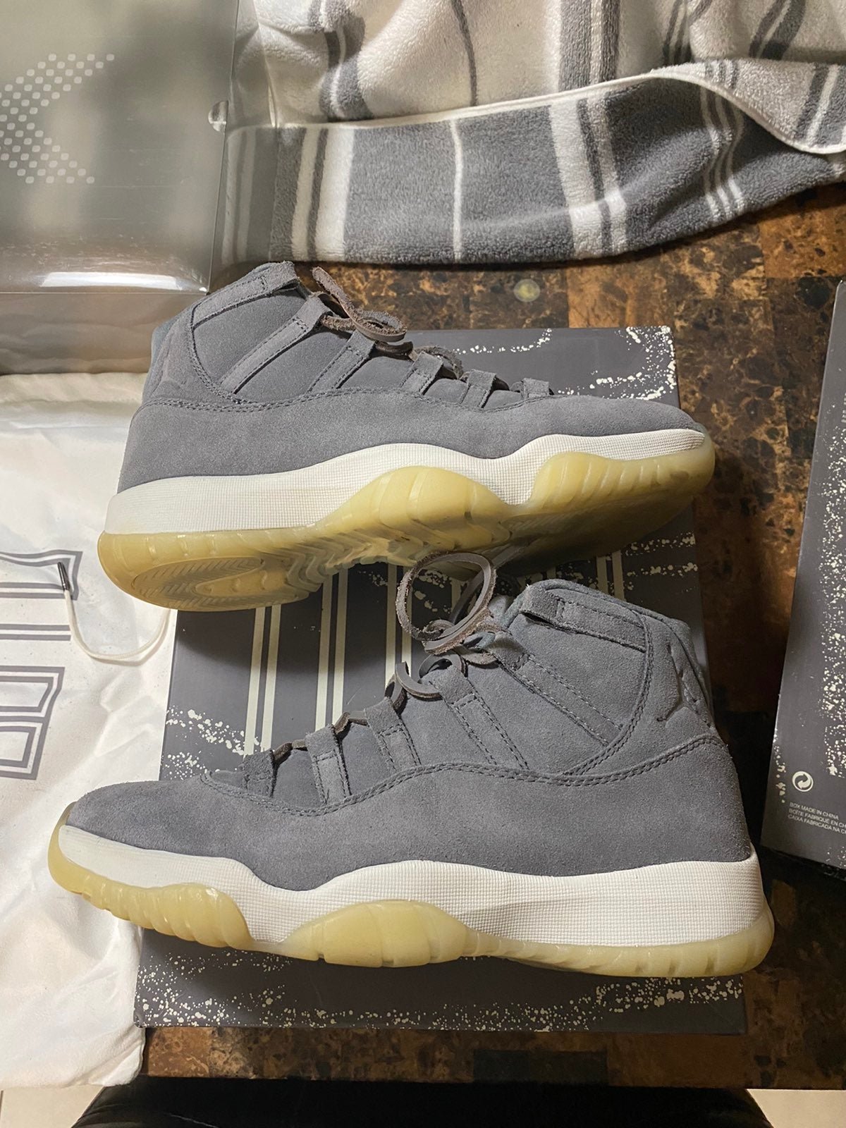 Air Jordan 11 Retro Pinnacle size 9.5