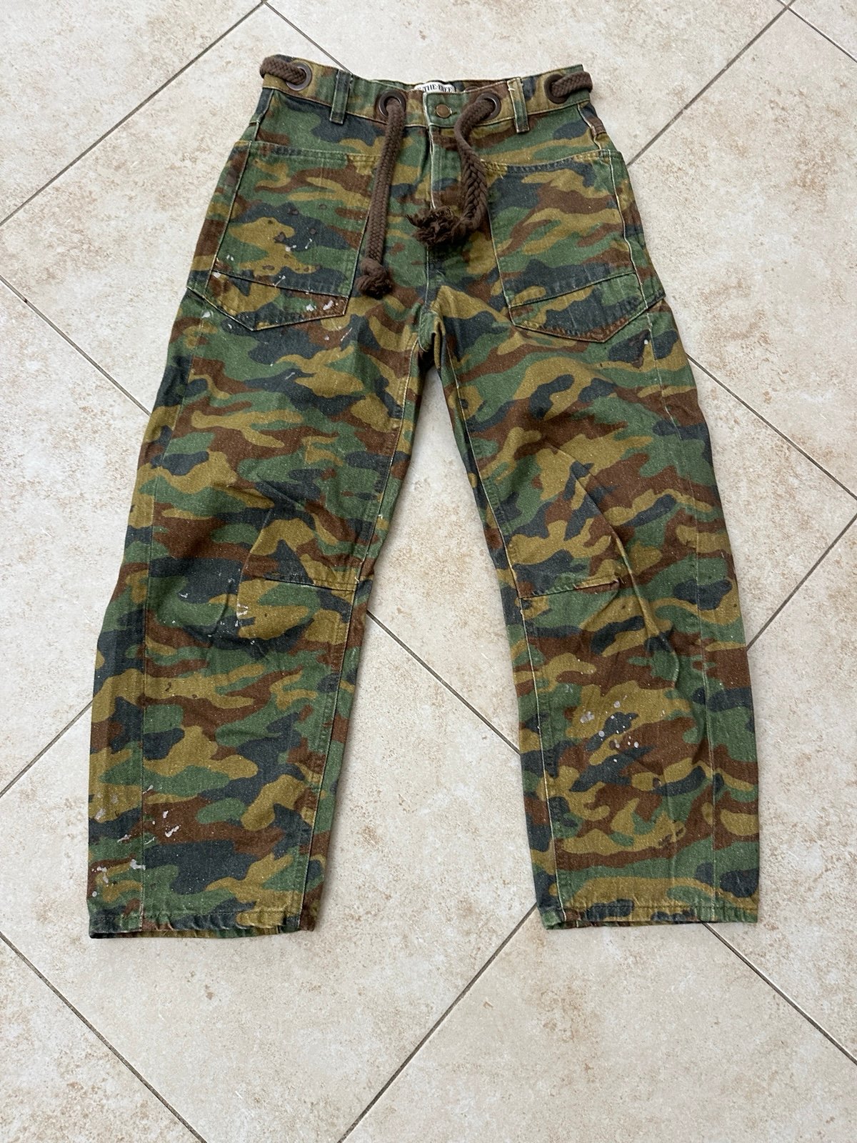 Camo barrel jeans