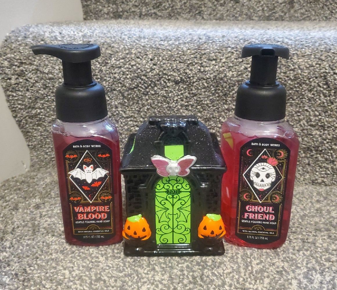 Halloween soap holder and soaps