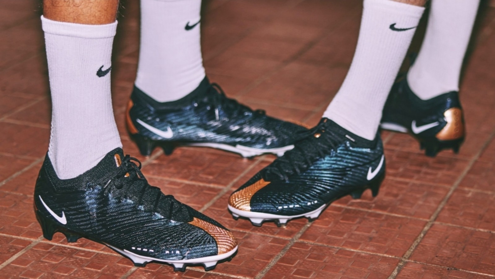 Nike Mercurial Vapor 15 'Retro' FG Elite Soccer Cleats.