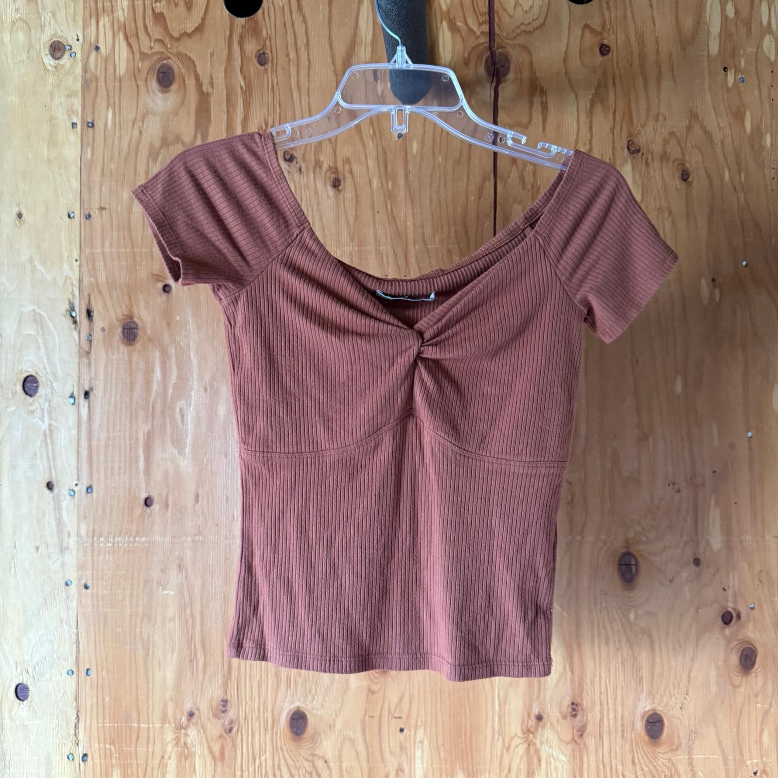 Abercrombie & Fitch Mauve Short Sleeve Twist Front Ribbed T-Shirt Size Small EUC