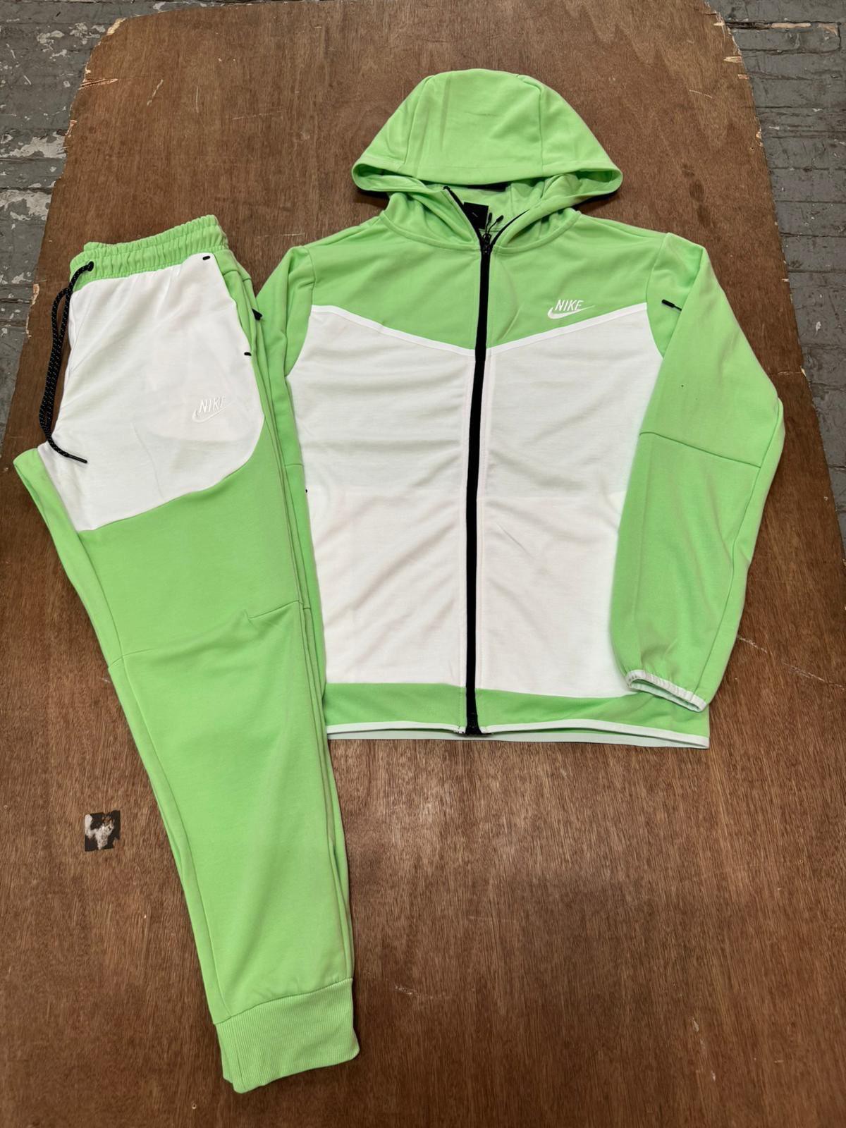 Nike Tech 3X