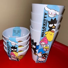 NEW Sanrio Hello Kitty and Friends 4 Mini Bowls + 4 cups