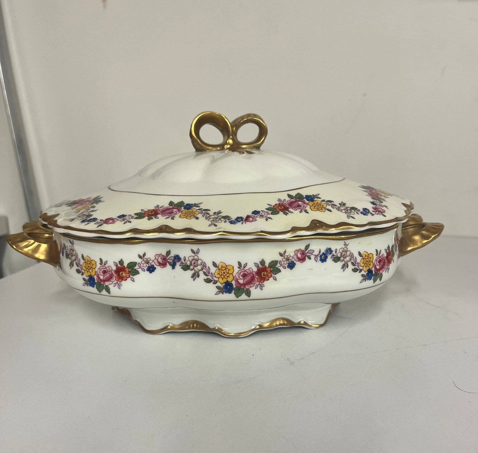 Warwick China 10” Gold Trimmed Vegetable Serving Bowl With Lid
