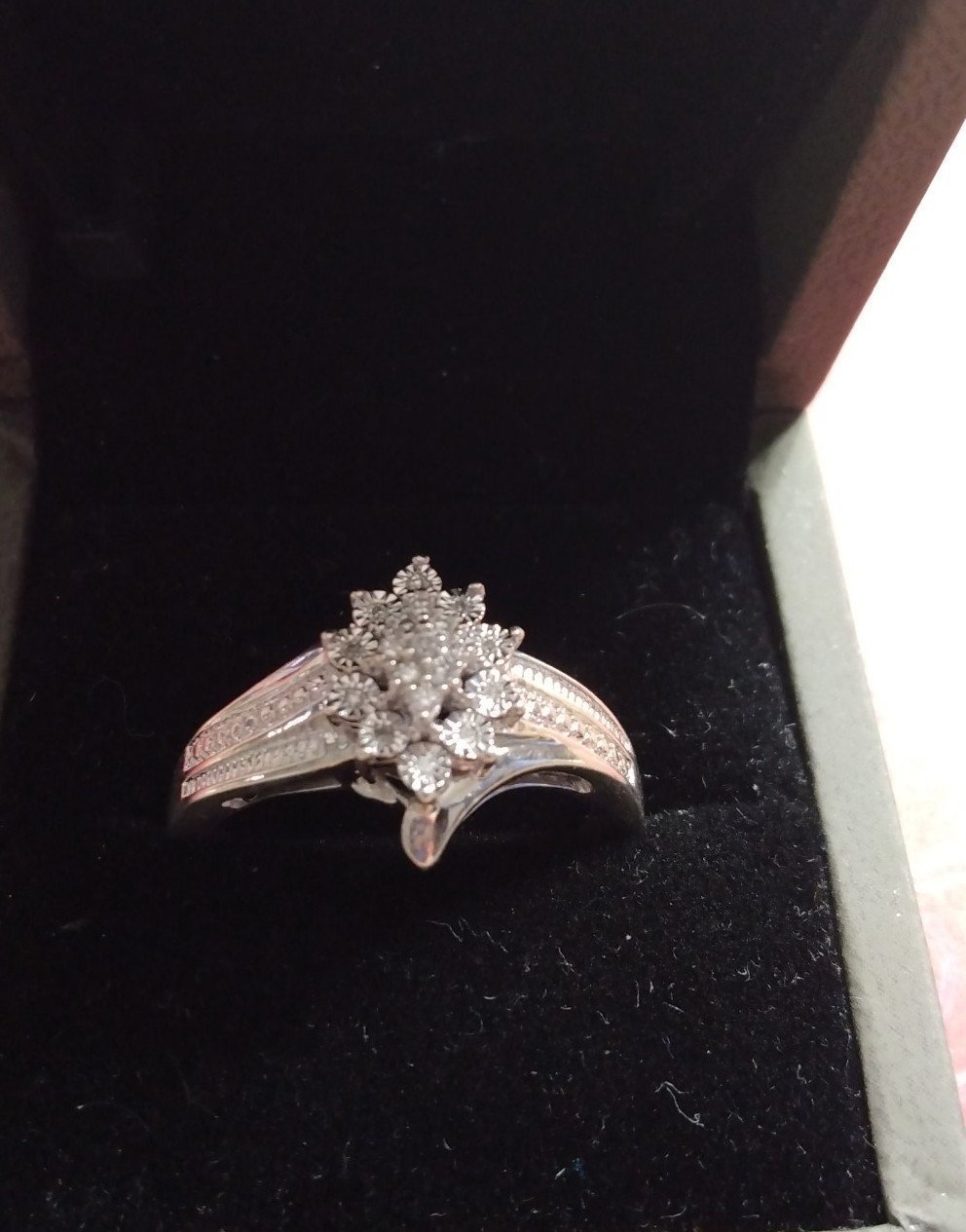 Diamonds! White Natural Round Diamond Cluster Band Sz. 10. 5 Grams #3011