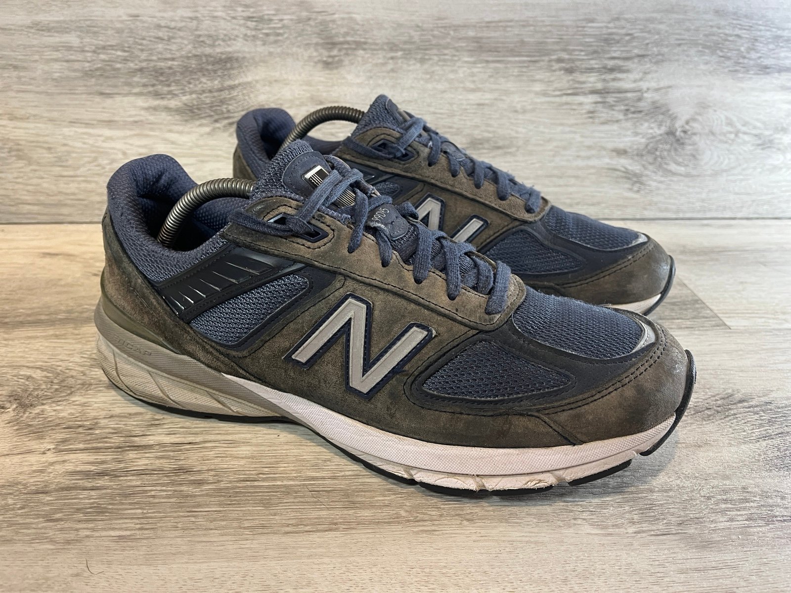 New Balance 990 v5 Shoes