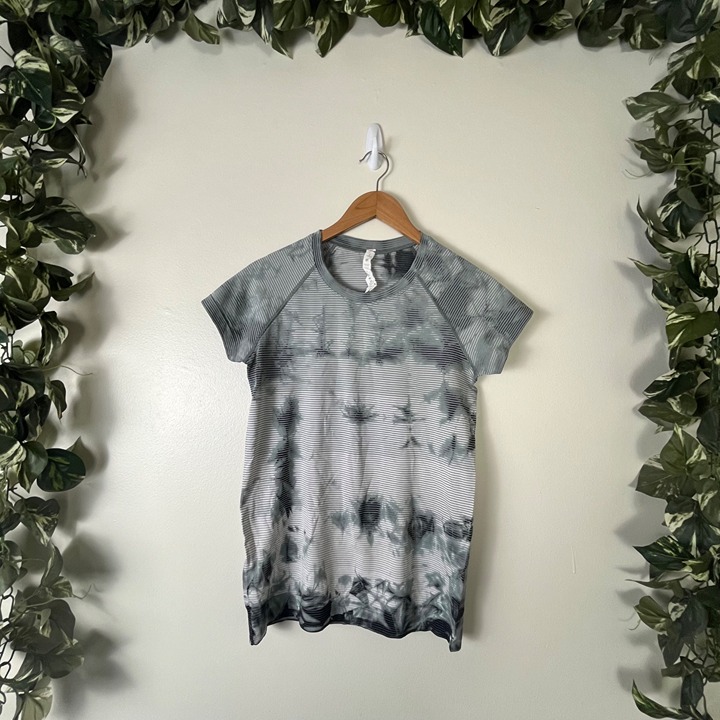 Lululemon Athletic Swiftly Tech Short Sleeve 2.0 Tie Dye Grey Women’s Size 8