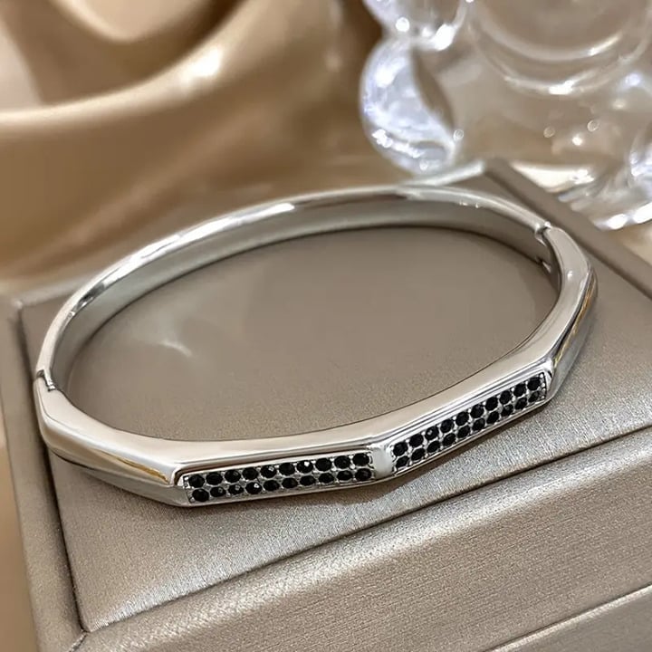 18K White Gold Womens 1ct Black Onyx Gemstone Bangle Bracelet 18K Silver Jewelry