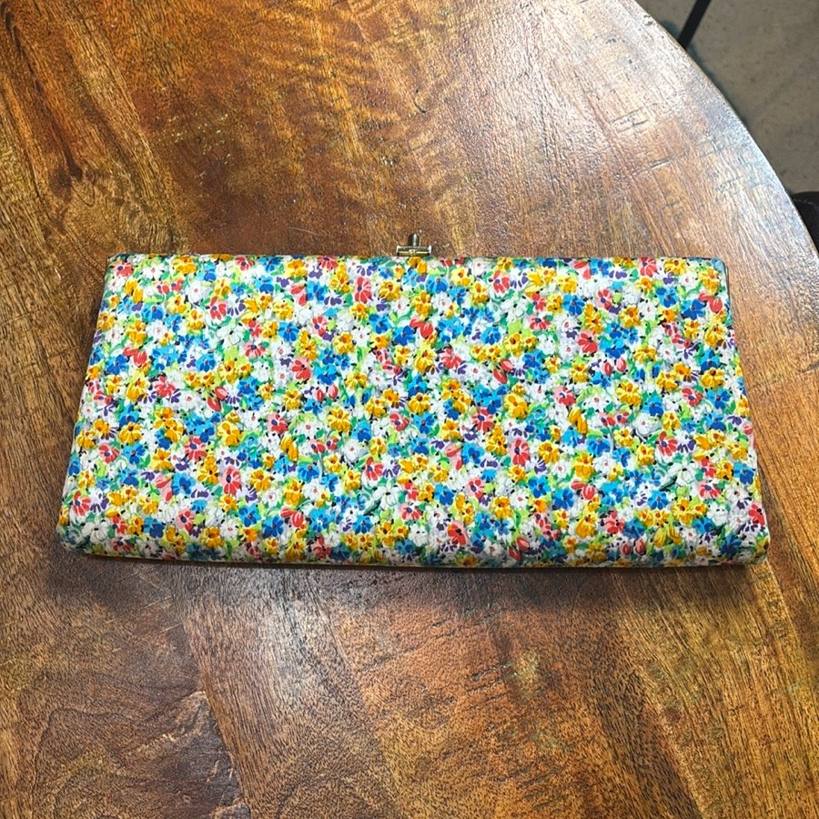 Vintage Leon of California Floral Clutch