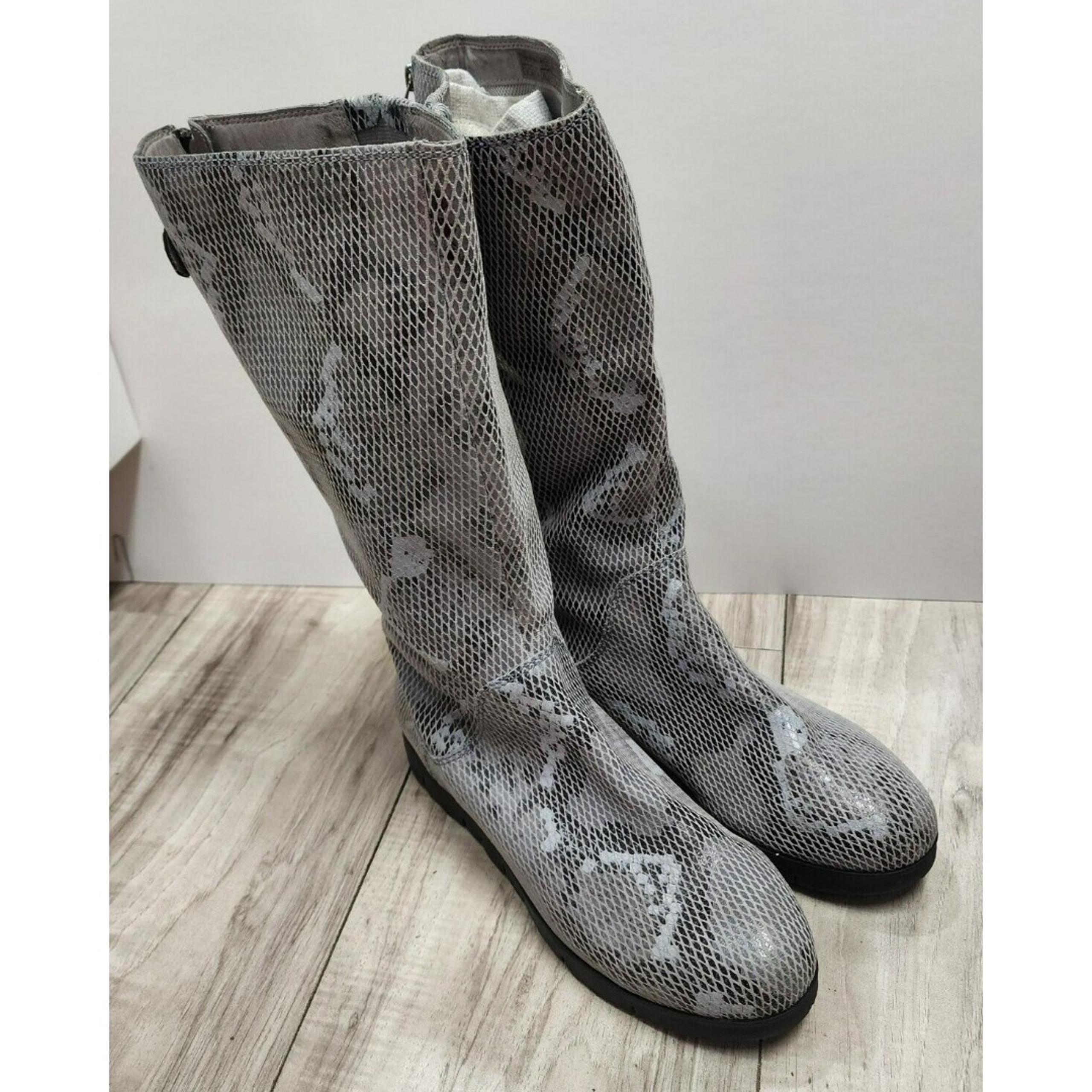 Tsubo Eilis Snake Charcoal Grey Waterresistant Suede Boots Woman's Size 8