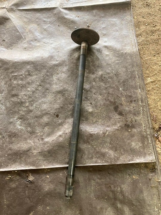 Pontiac firebird formula 1993-1997 right side rear axle 323 gears disc brake