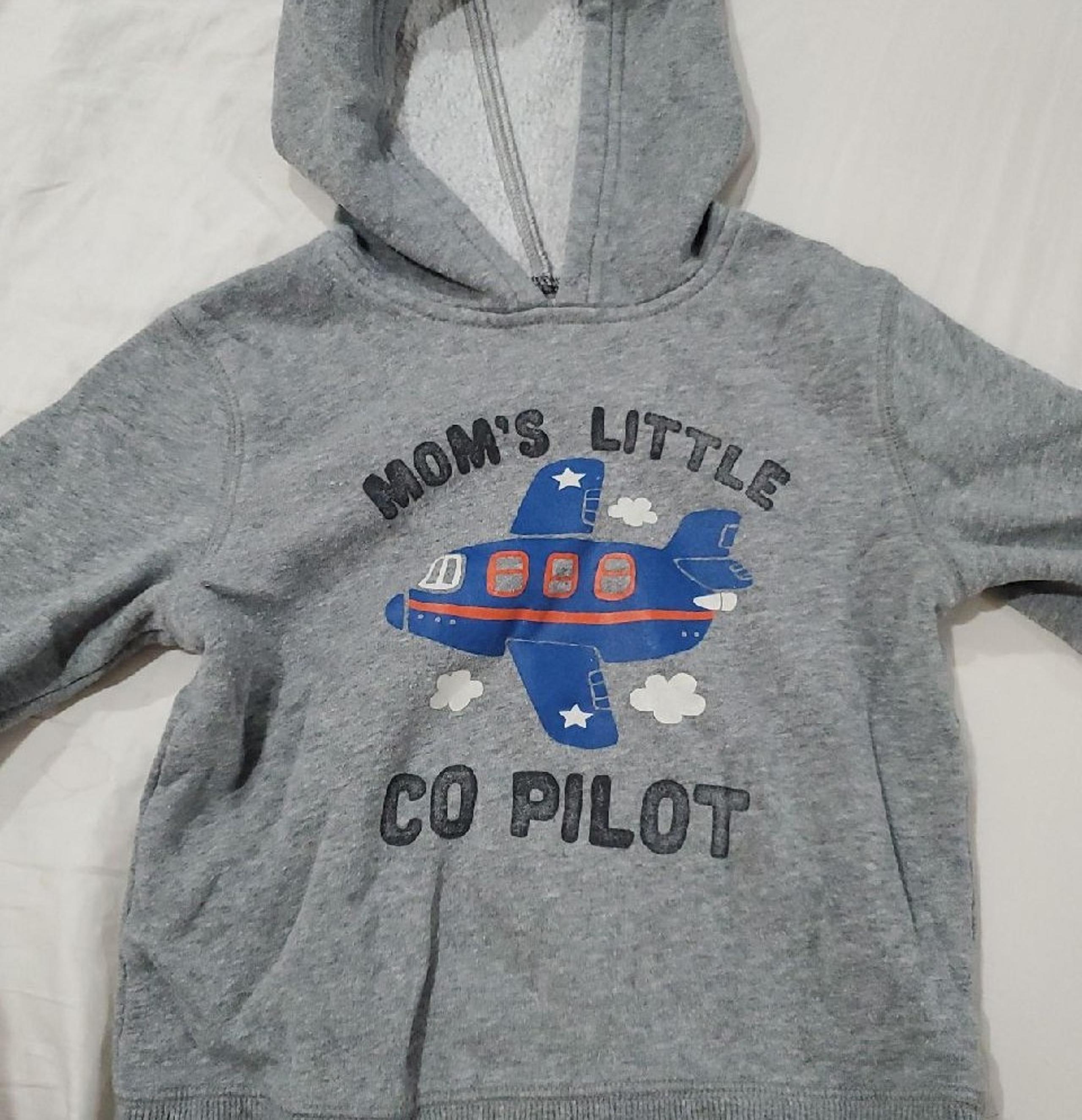 Boys size 4T Sweatshirt Jumping Beans "M