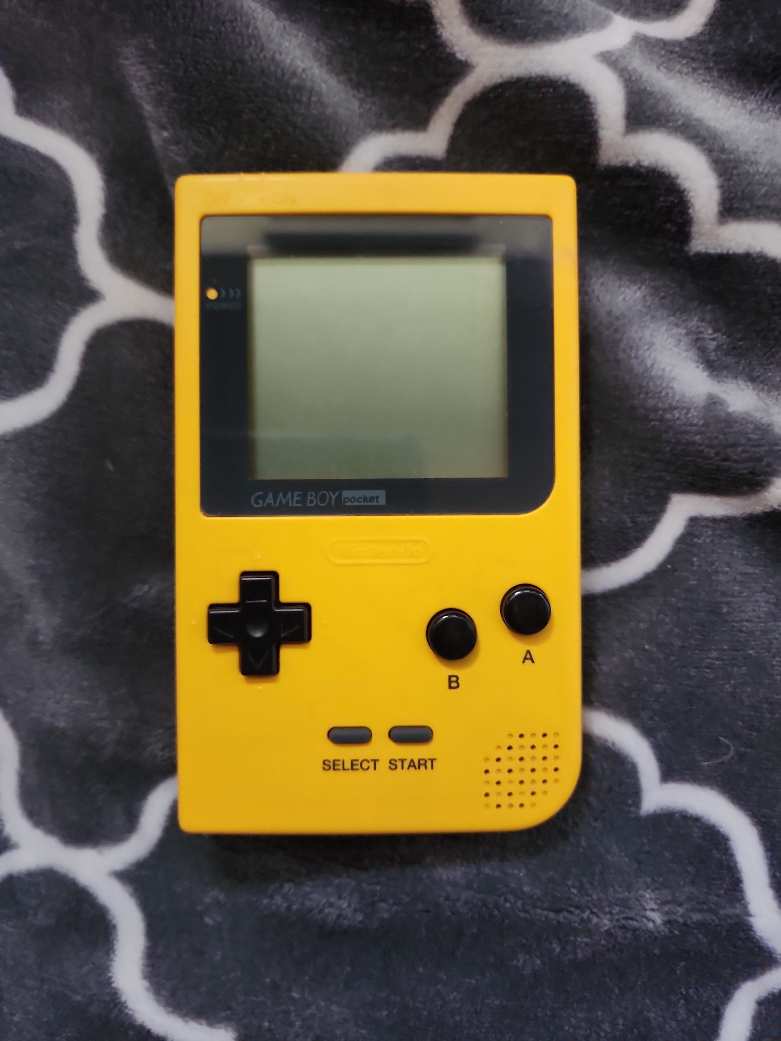 Game Boy Pocket in Yellow