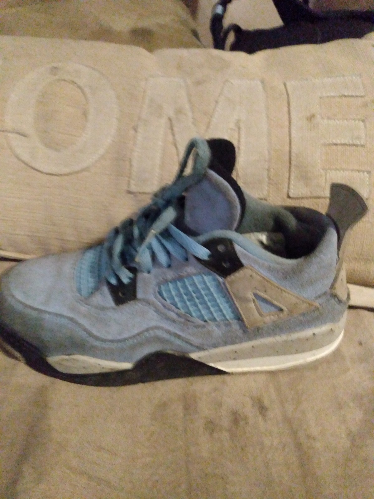 I am selling shoes