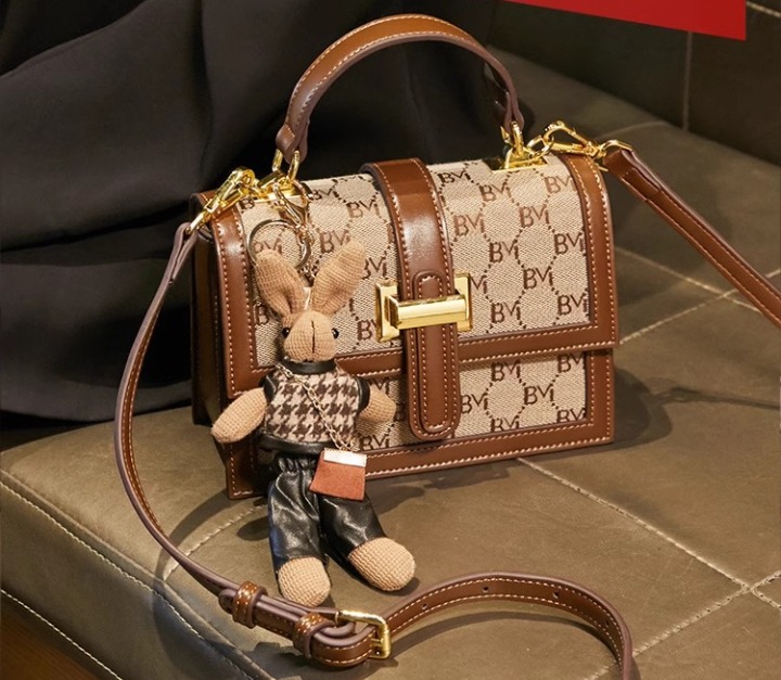 Hong Kong cowhide genuine leather retro small square bag