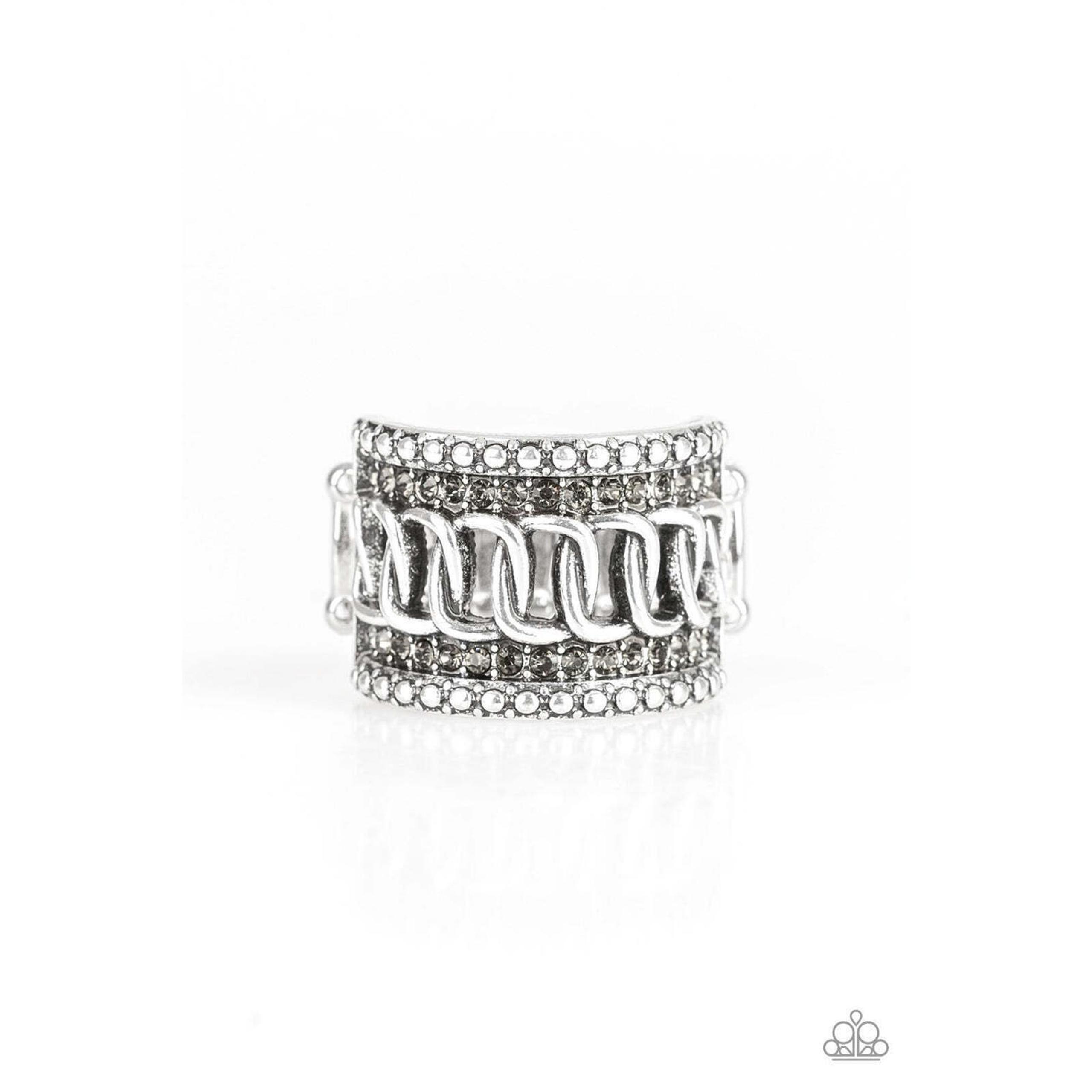 Paparazzi oky Rhinestone Womens Ring /Out For The Count