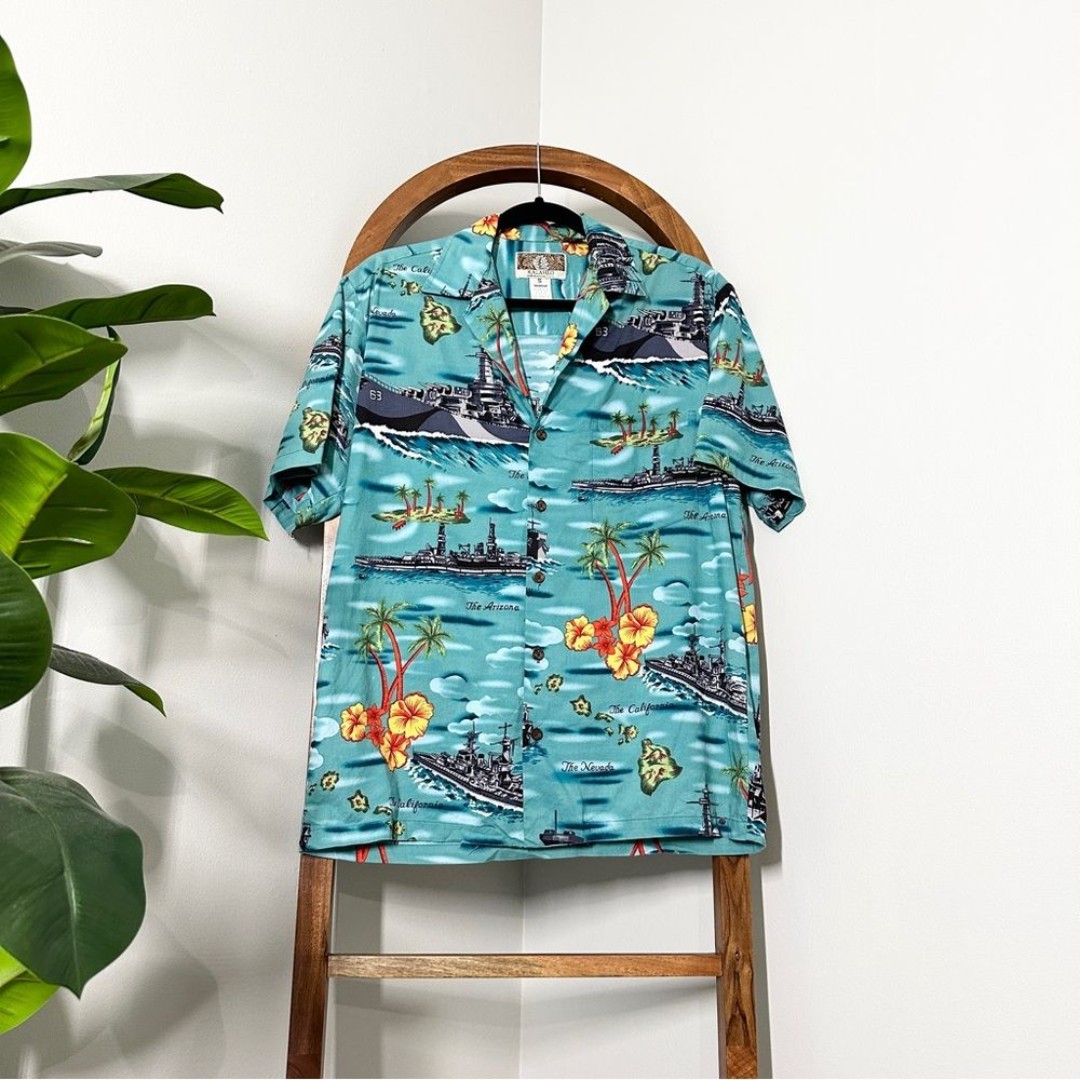 Kalaheo SMALL Pearl Harbor Theme Short Sleeve Button Down Shirt Made in Hawaii