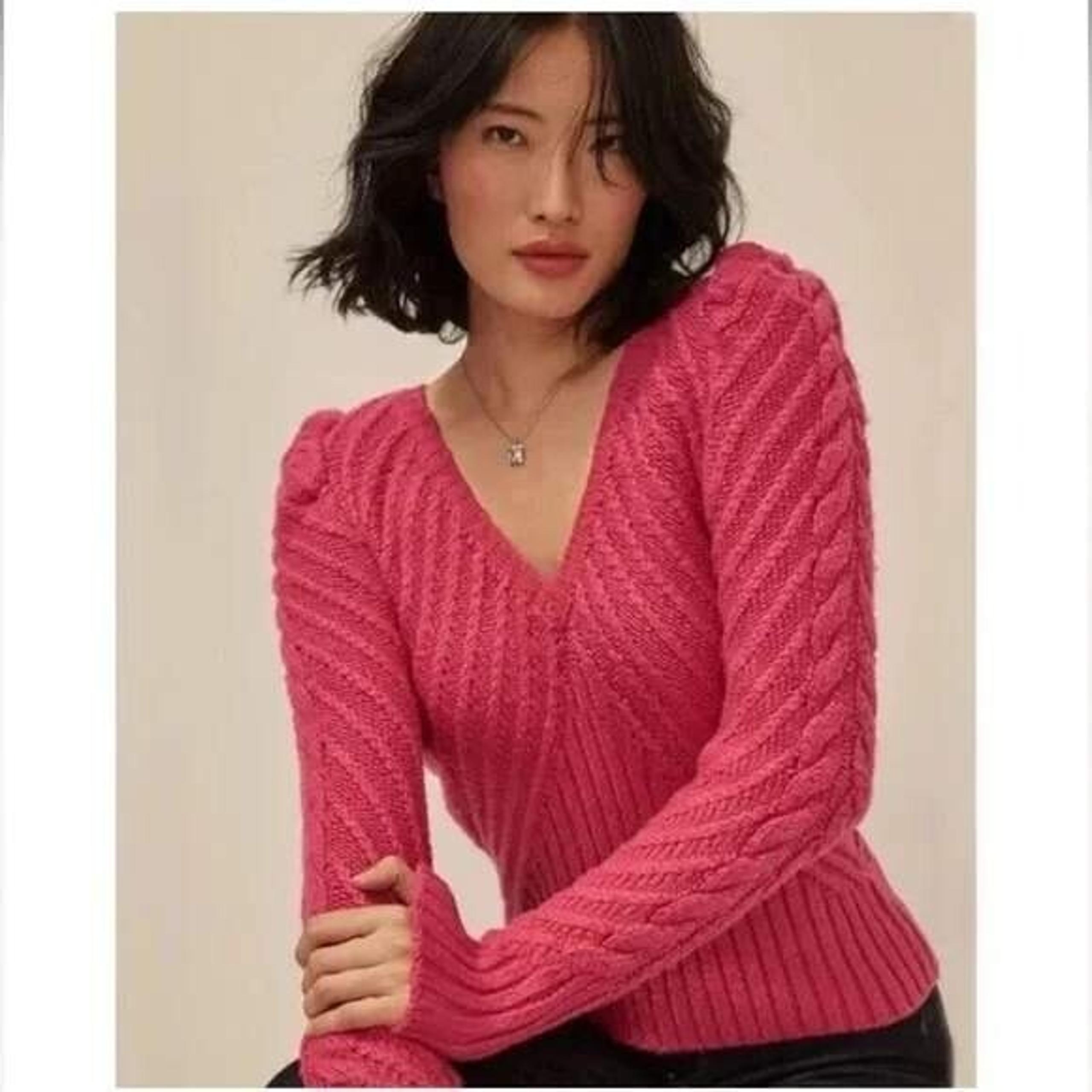 White House Black Market V-Neck Puff Sleeve Cable Pullover Sweater Hot Pink S