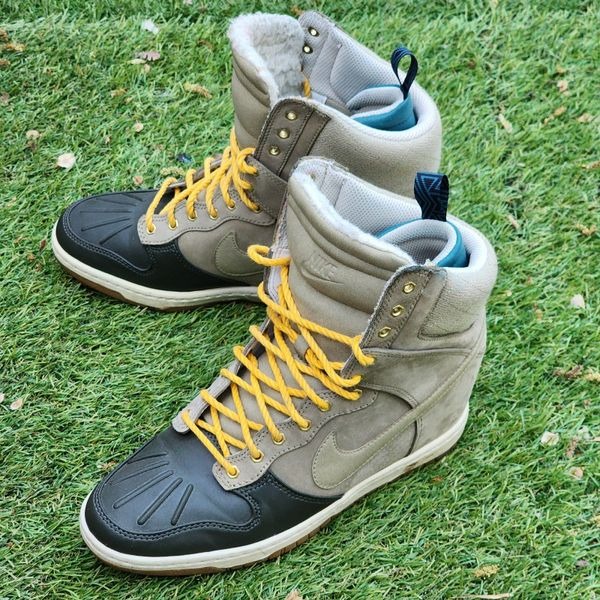 NIKE DUNK SKY HI - Womens Winter Wedges - SIZE 8