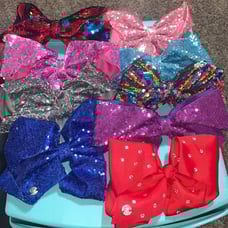 Jojo Siwa bows