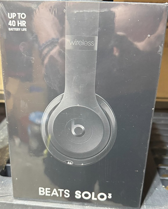 Beats Solo3 Wireless On-Ear Headphones - Apple W1 Headphone Chip, Bluetooth