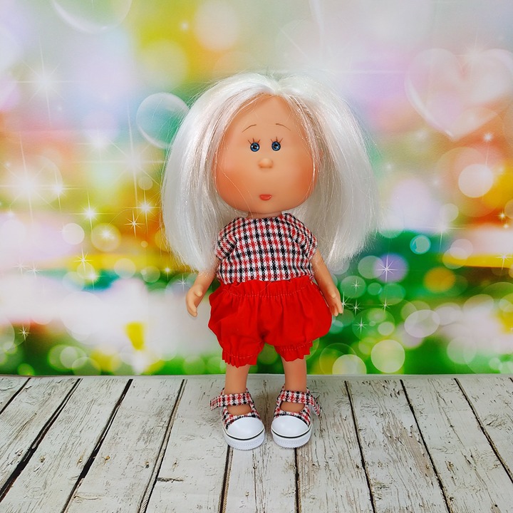 Dressed Mini doll Mia 9'' from Nines d'Onil