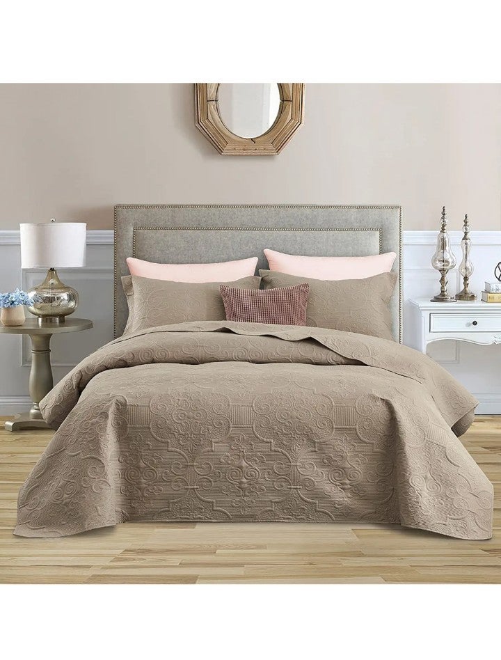 Quilt shops set Queen